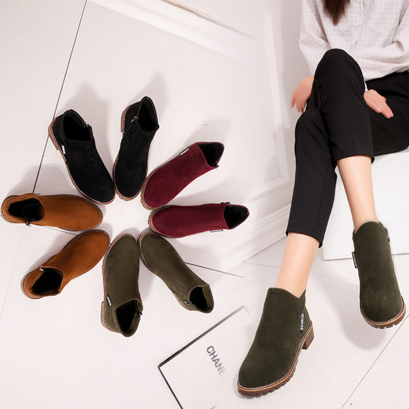 Rachele | Stivaletti in camoscio con zip laterale e tacco basso
