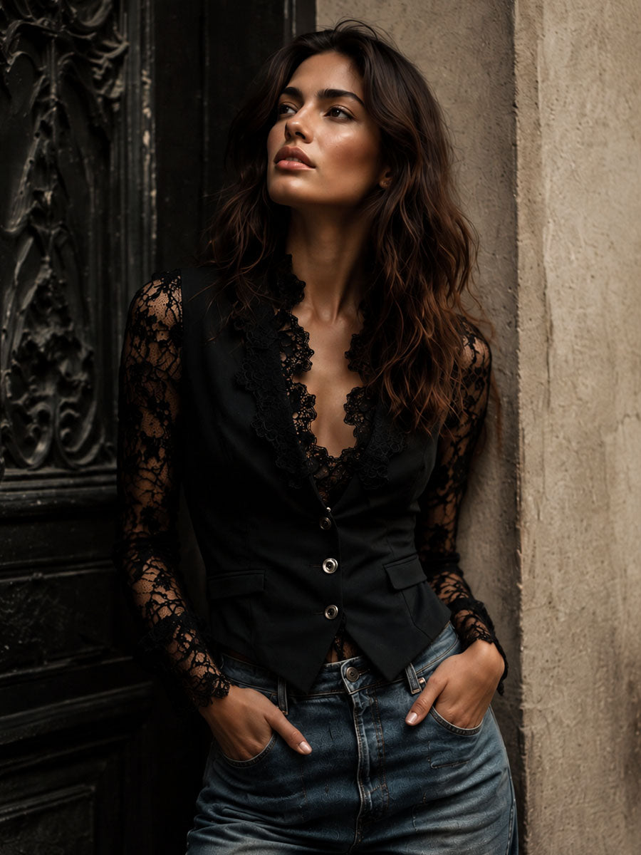 Claudia | Blazer nero elegante con maniche in pizzo