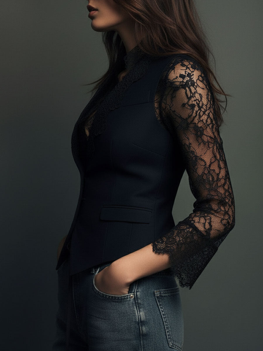 Claudia | Blazer nero elegante con maniche in pizzo